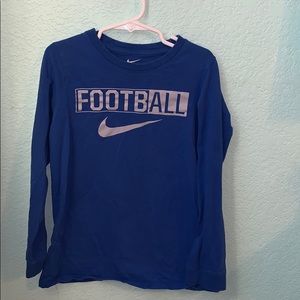boys long sleeved nike shirt